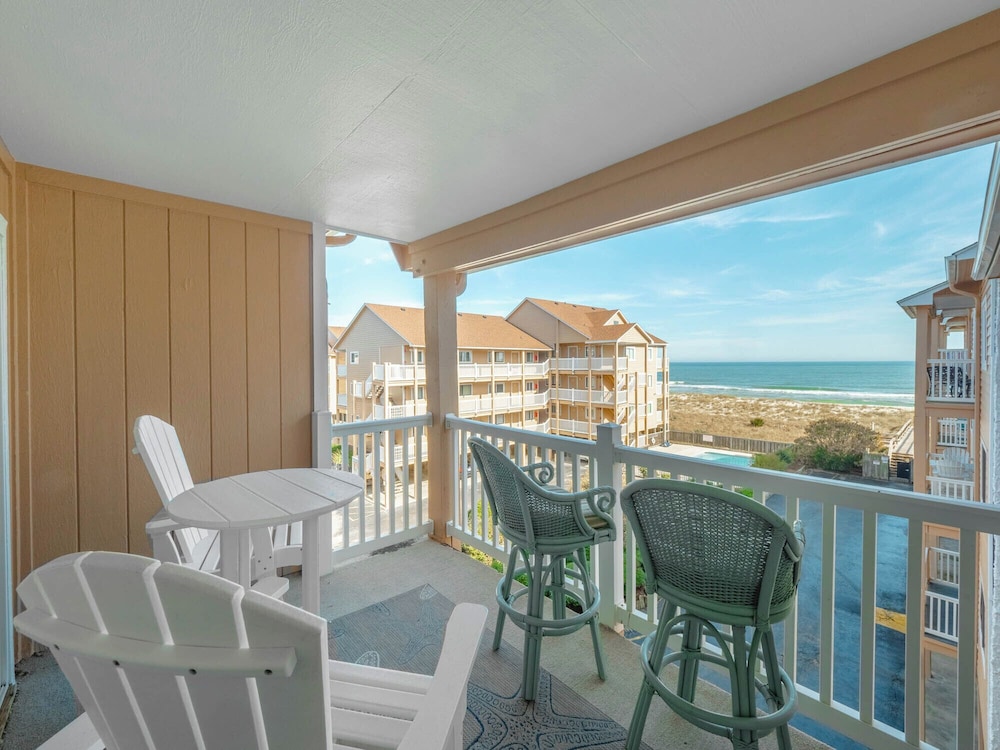 Sand Pebbles #C21 — 4-Star Luxury Hotel in Carolina Beach, United States