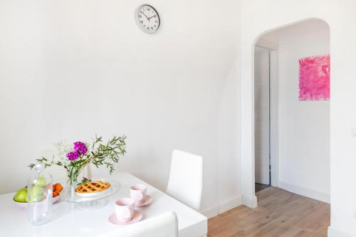 Luxury Pink apartment — 4-Star Luxury Hotel in Rome, Italy
