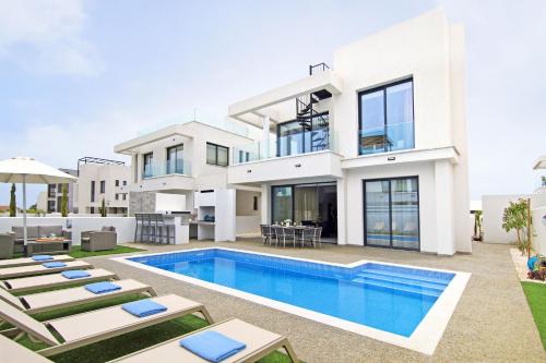 Villa Queen Alexandra — 4-Star Luxury Hotel in Protaras, Cyprus