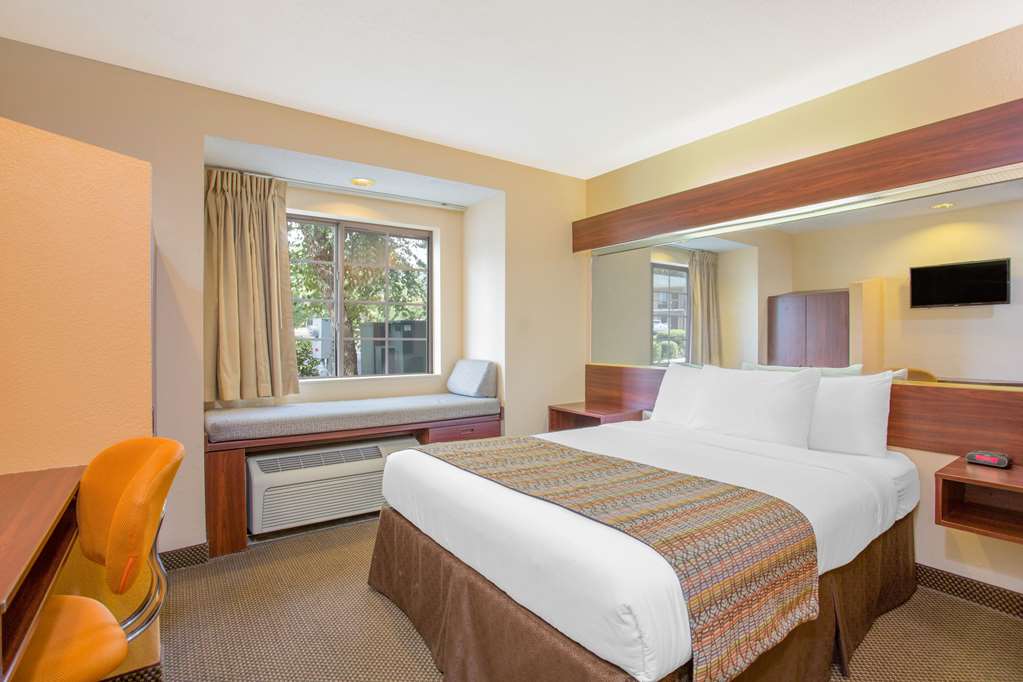 Microtel Inn & Suites by Wyndham Kannapolis Concord - photo 7
