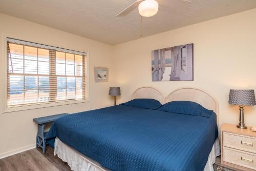 Pelican Palace by Oak Island Accommodations - photo 42