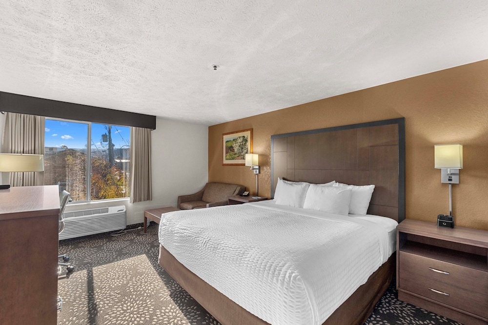 Clarion Pointe Wenatchee WA - photo 10
