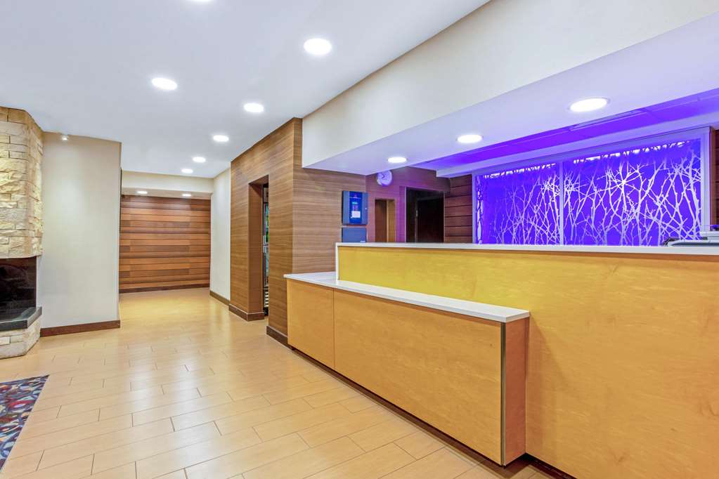 La Quinta Inn & Suites by Wyndham Manassas Battlefield - photo 8