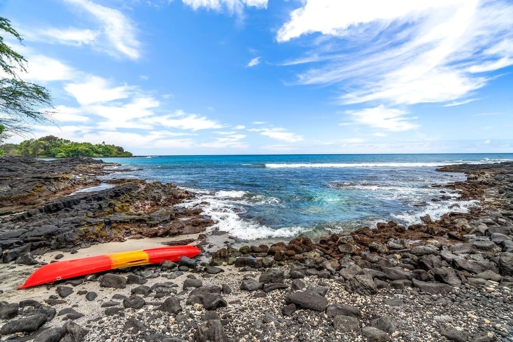Royal Kahili 401A — 4-Star Luxury Hotel in Kailua-Kona, United States