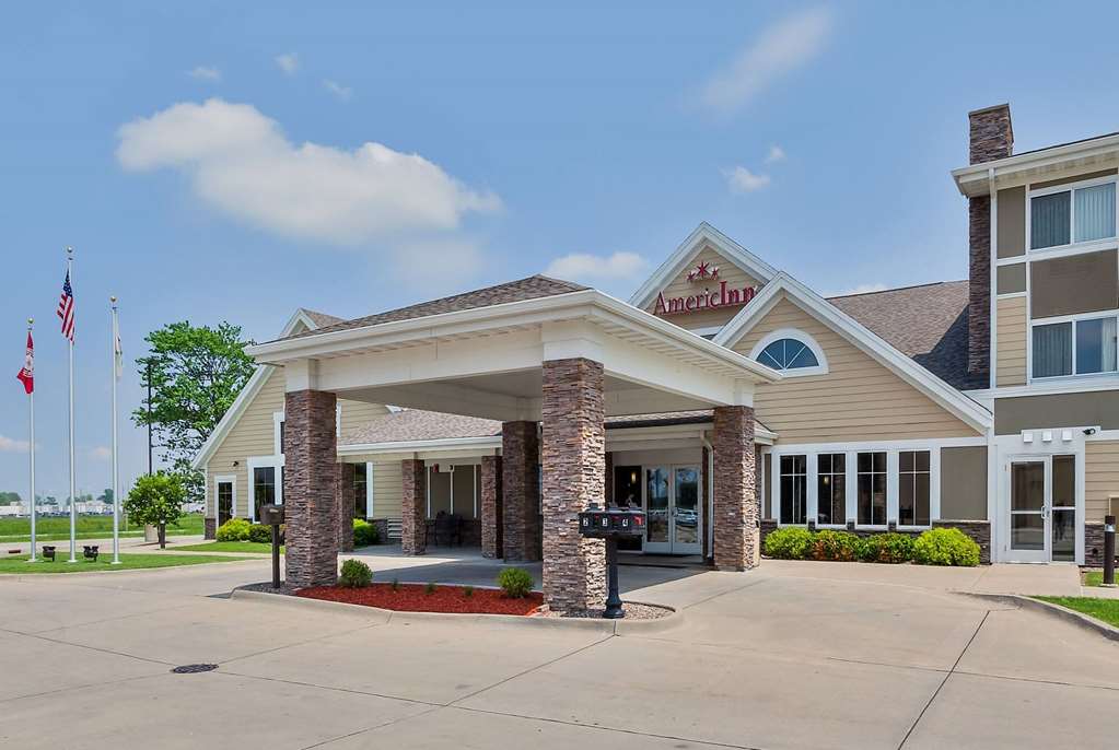 AmericInn by Wyndham Monmouth - featured photo