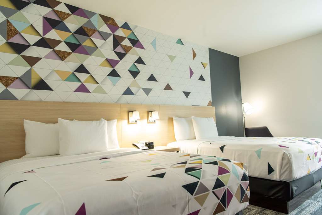 La Quinta Inn & Suite by Wyndham Lake City - photo 14