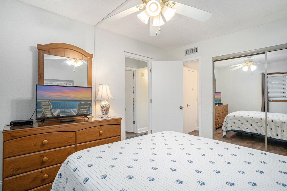 0711 Waters Edge Resort 2 Bedroom Condo by RedAwning - photo 5