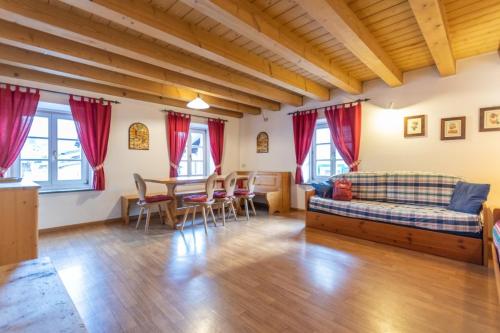 Appartamento Vernelia by AMA Val di Fassa — 4-Star Luxury Hotel in Campitello Di Fassa, Italy