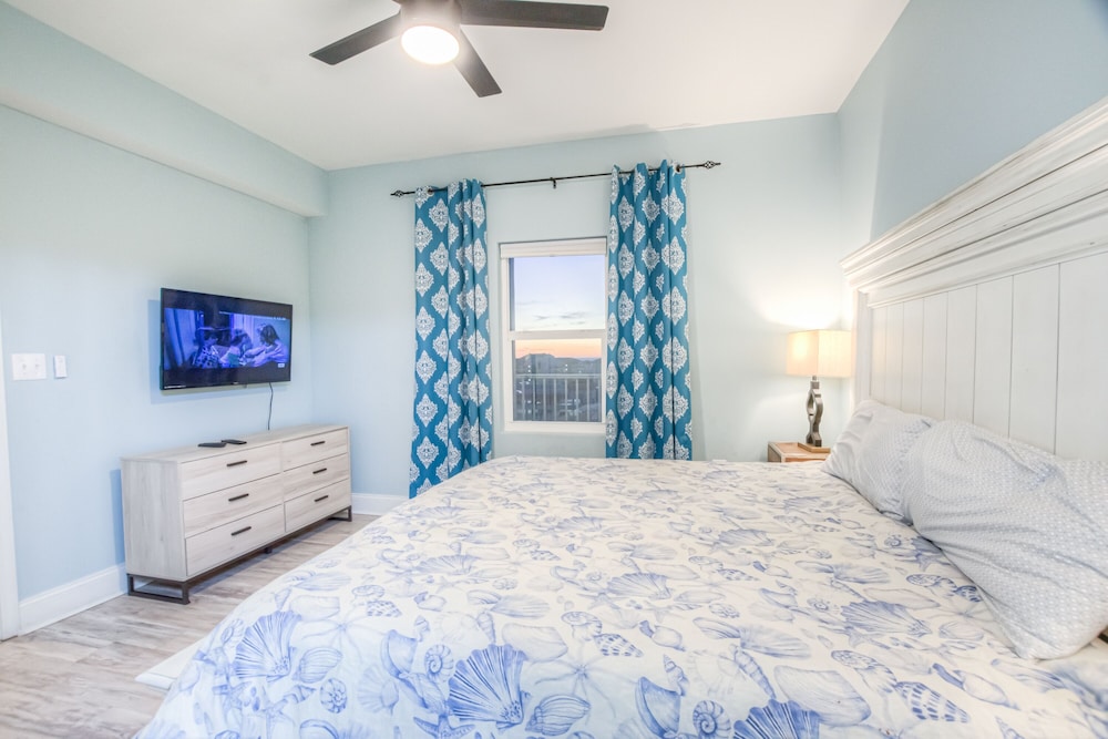 Laketown Wharf Resort by Aneliya's Rentals - photo 202