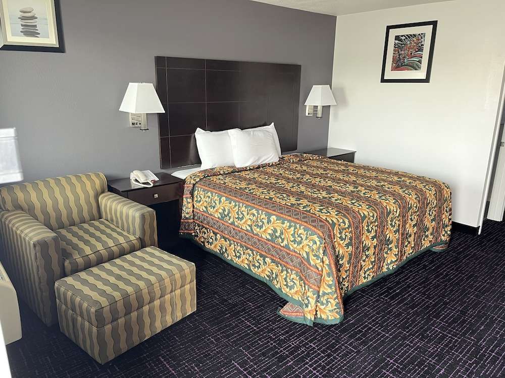 Broadway Inn San Antonio - photo 10