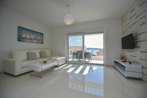 BlueBay Apartments — 4-Star Luxury Hotel in Novalja, Croatia