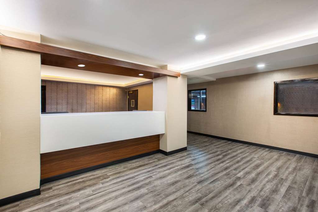 Super 8 by Wyndham Salina I 70 - photo 8