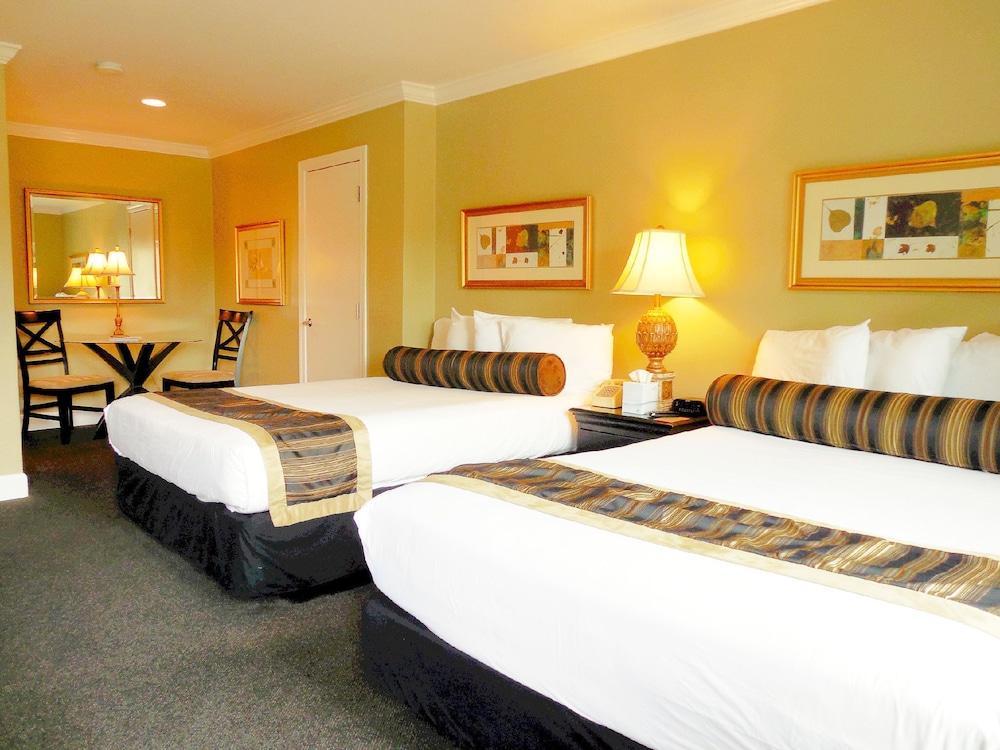 Sea Breeze Inn And Cottages - photo 8
