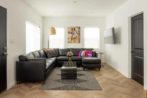 Coziest 1BD Bungalow 8min from airport 4 min SoFi — 4-Star Luxury Hotel in Los Angeles, United States