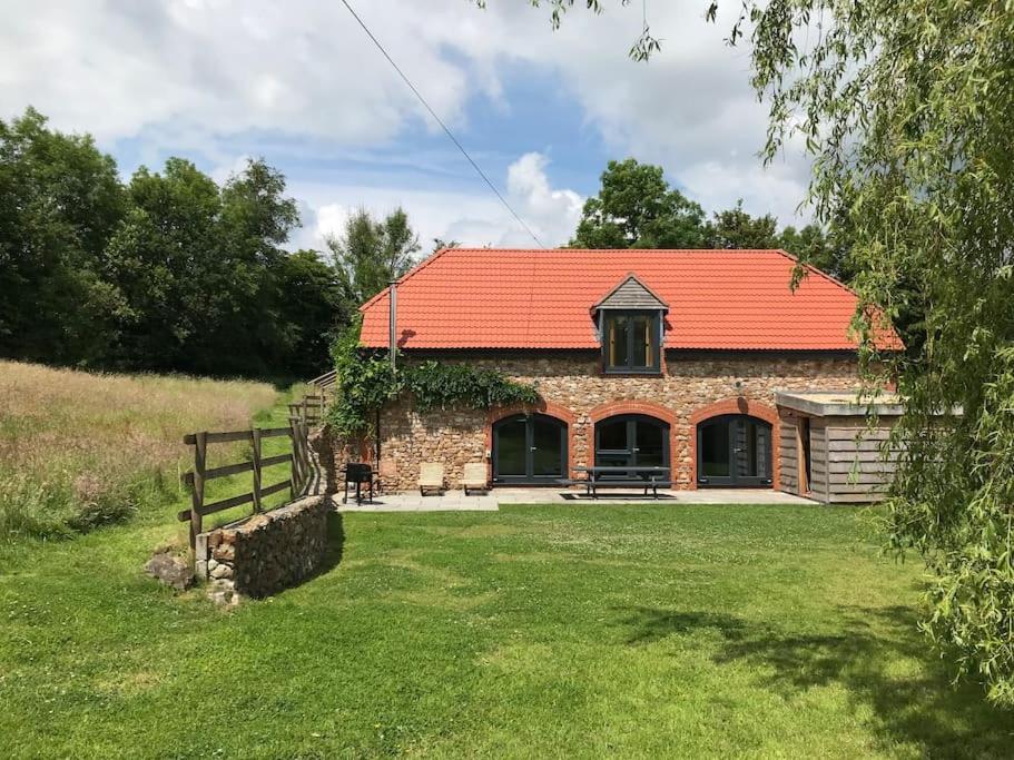 Burleyhayes Barn Secluded Devon Hideaway. - carbon neutral hotel in Hemyock