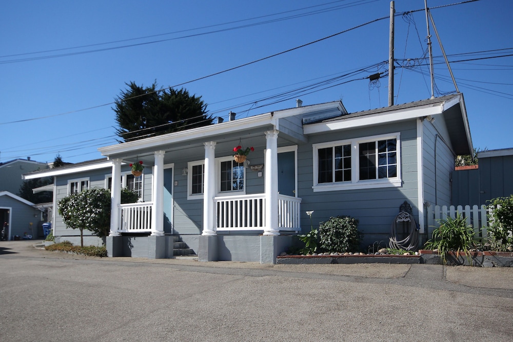 Ocean Echo Inn and Beach Cottages - photo 2