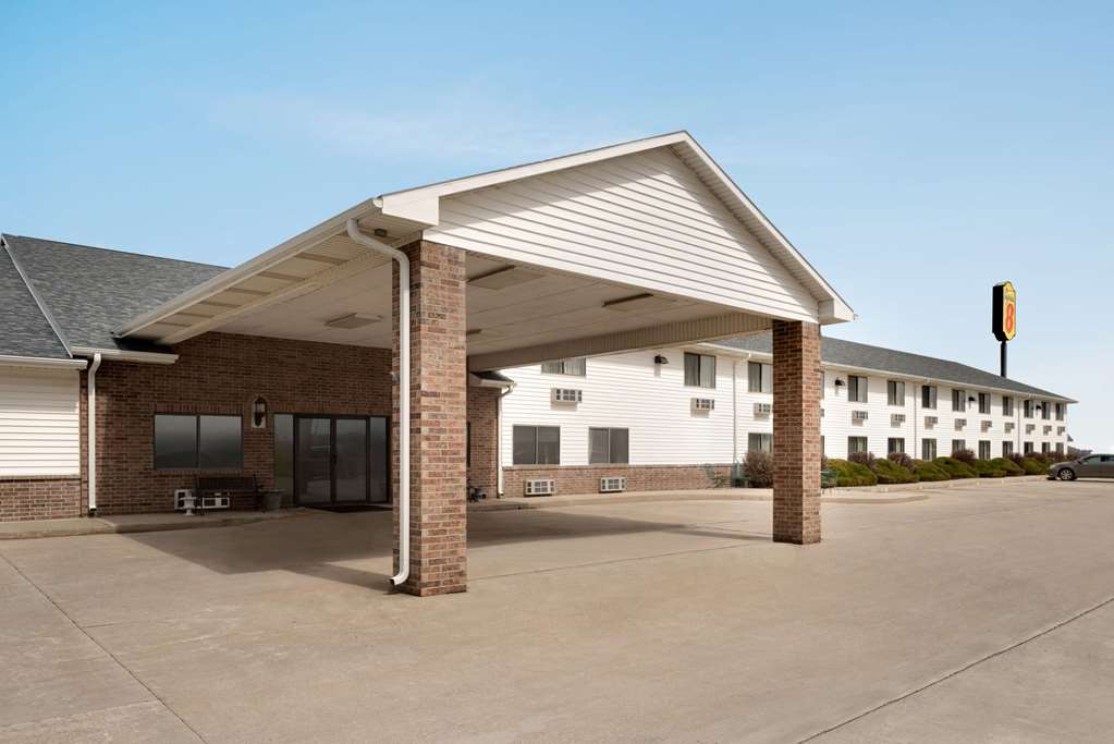 Super 8 by Wyndham Bethany MO - featured photo