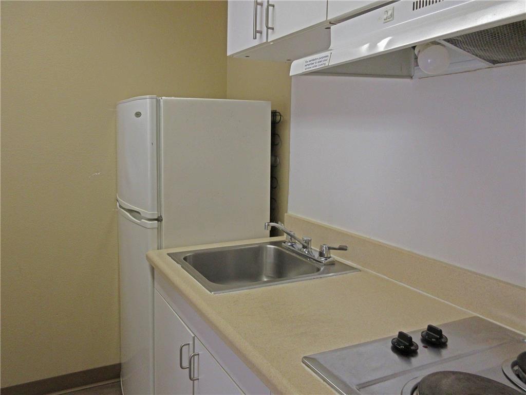 Suburban Studios Raleigh Crabtree Valley - photo 18