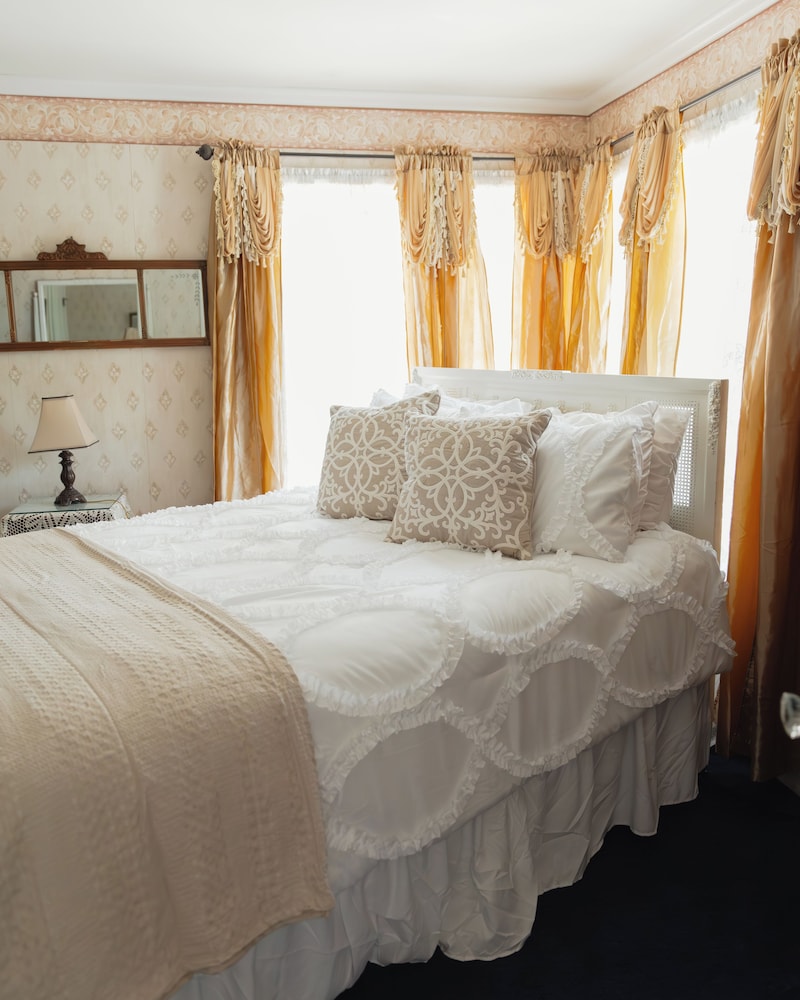 Julian Gold Rush Hotel - photo 19