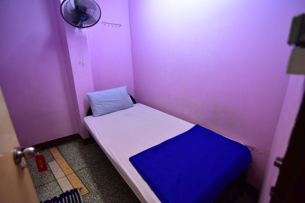 Khaosan Rainbow Hostel