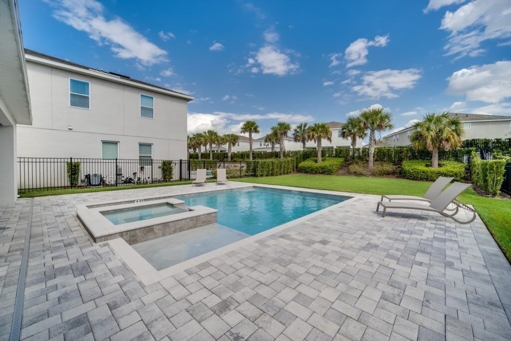Brand New Encore Resort 5 Bed Resort Home 5 Bedroom Villa - photo 33