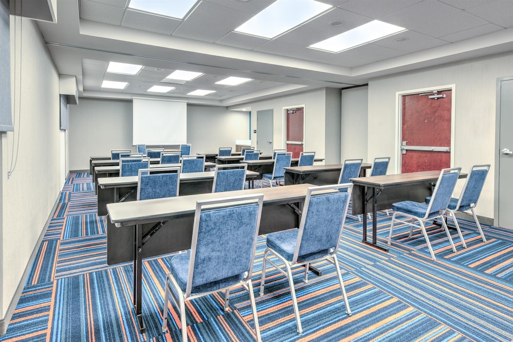 Hampton Inn & Suites West Little Rock - photo 33
