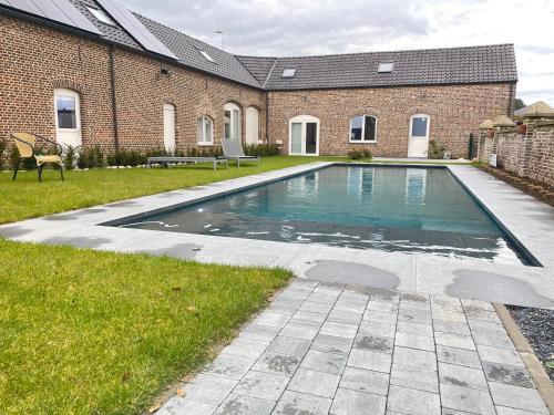 B&B Het Doctershoes — 4-Star Luxury Hotel in Kinrooi, Belgium