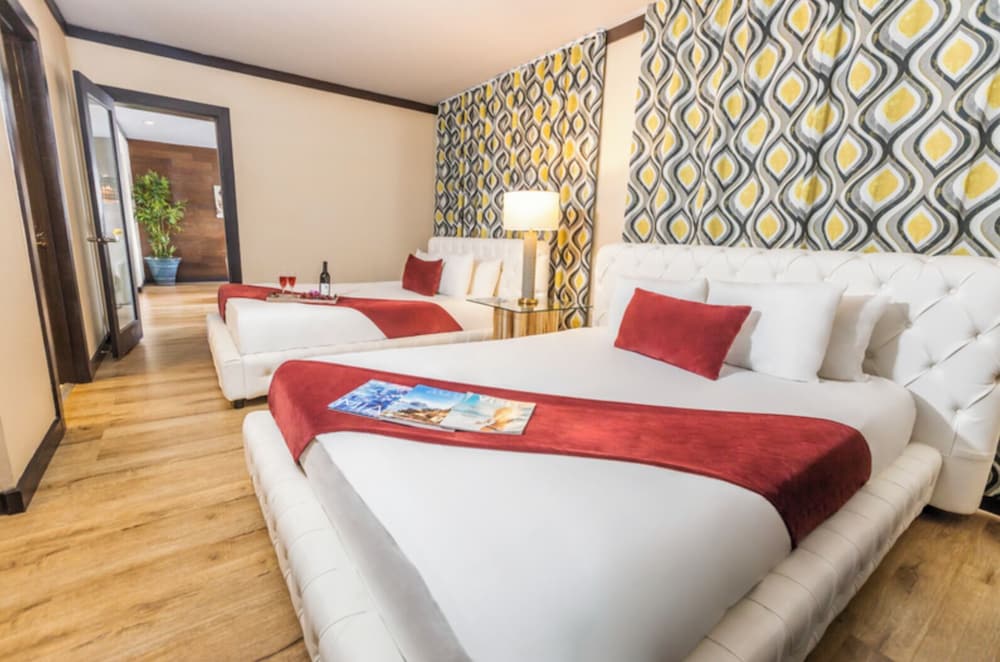 The Shoreline Suites - photo 16
