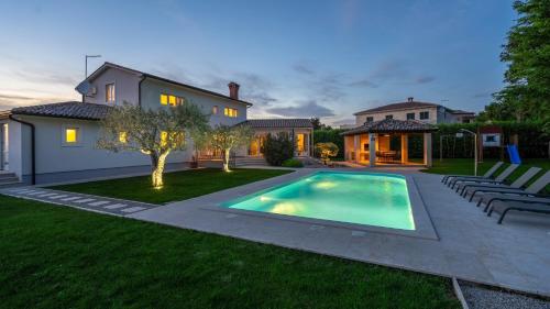 Villa Gemini by Villas Holiday — 4-Star Luxury Hotel in Visignano, Croatia