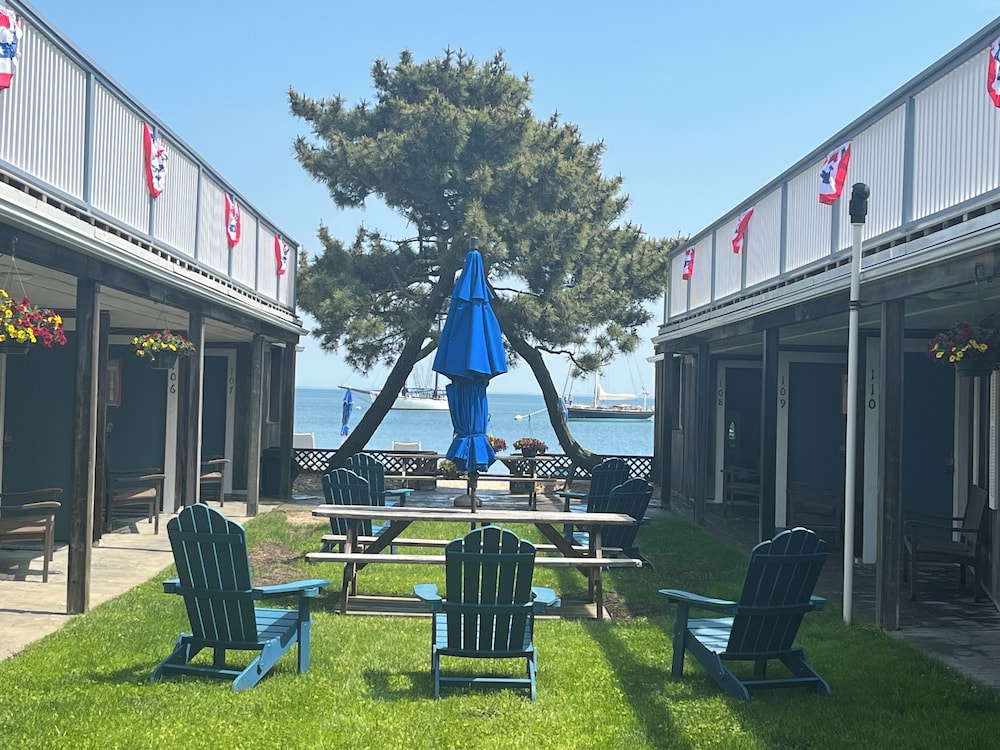 Vineyard Harbor Motel Private Beach - photo 418