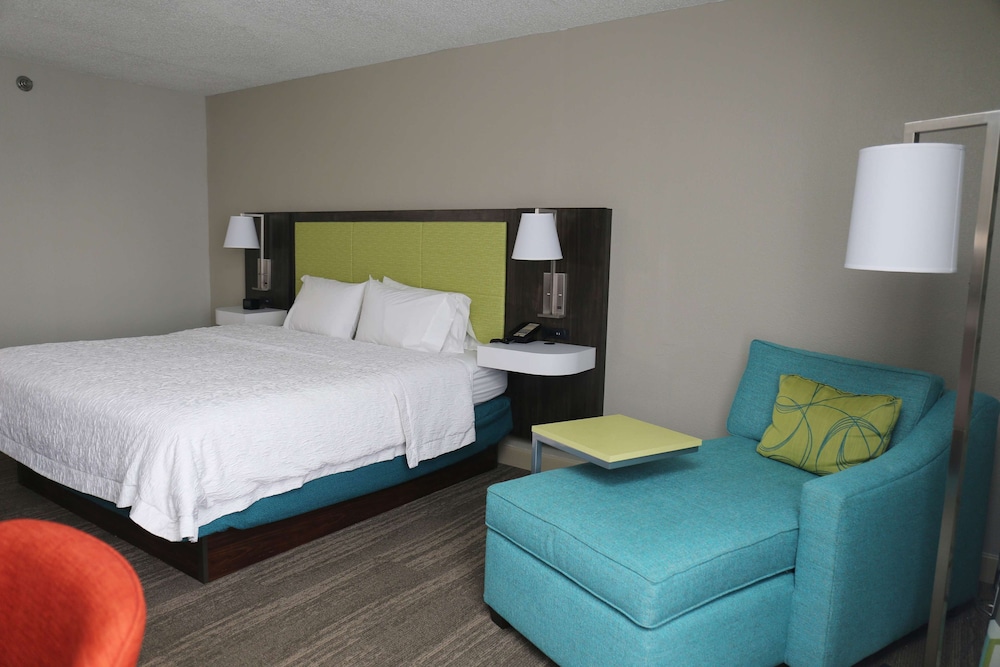 Hampton Inn Sumter - photo 11