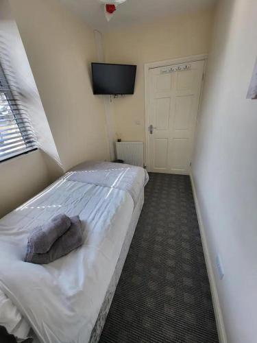 Dublin Packet Single room 3 - carbon neutral hotel in Holyhead