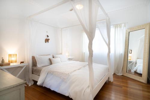 The Seaside Cobbler — 4-Star Luxury Hotel in Rye, Australia