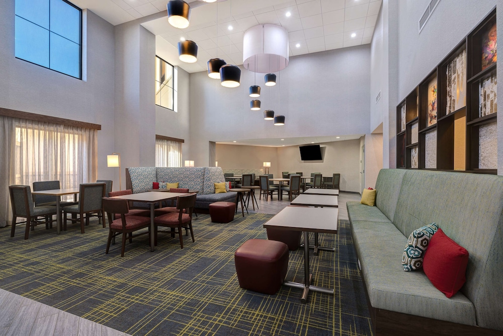 Hampton Inn & Suites by Hilton Marina - photo 6