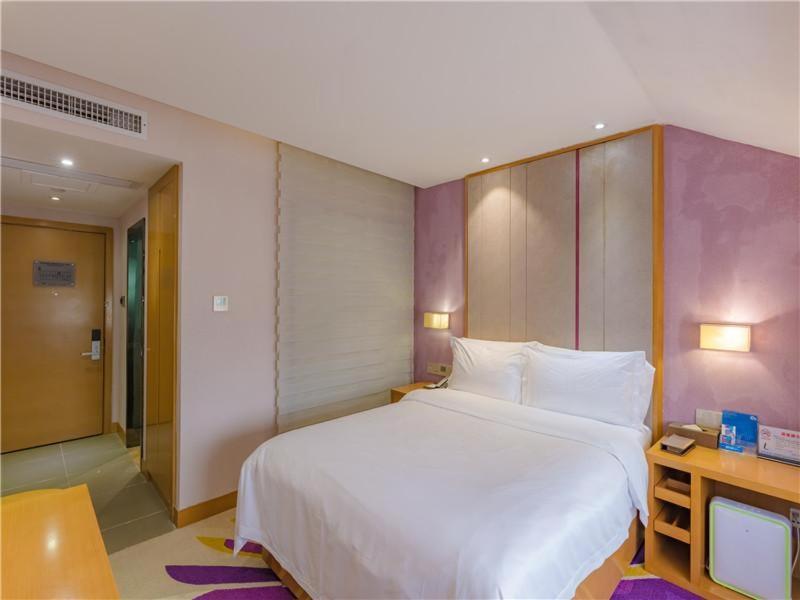 New East Hotel Zhuhai - carbon neutral hotel in Zhuhai