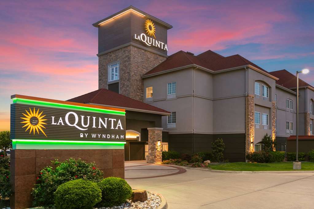 La Quinta Inn & Suites by Wyndham Belton Temple South — hotel in Belton