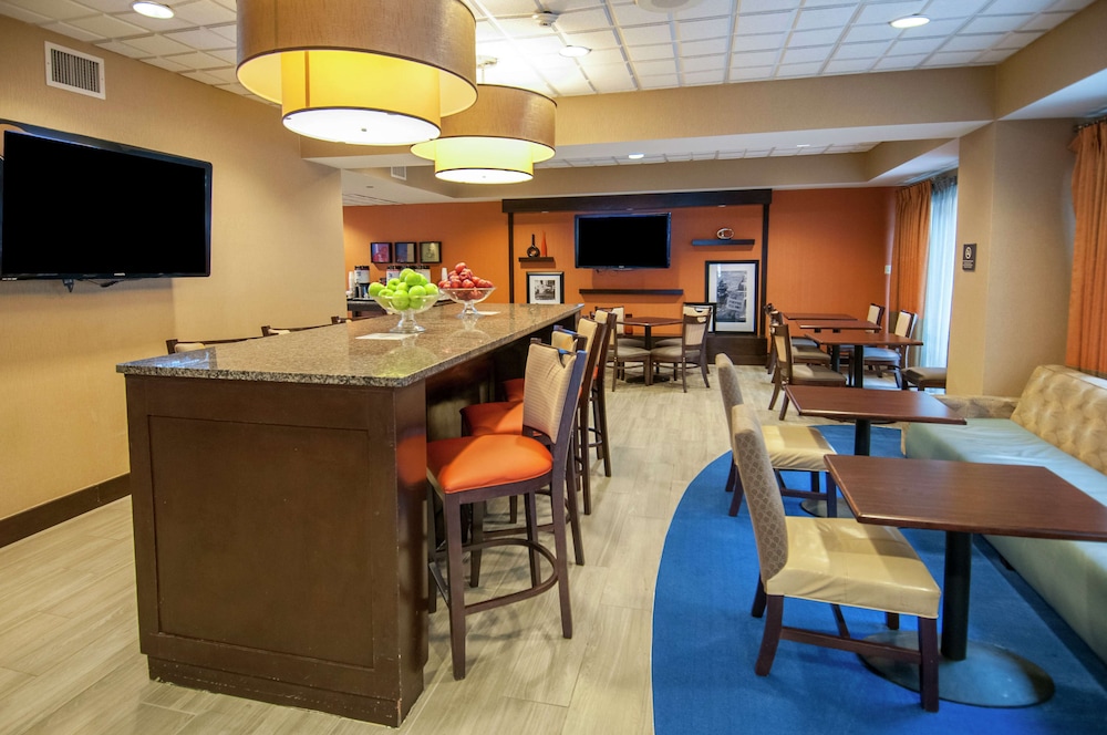 Hampton Inn Metairie - photo 3