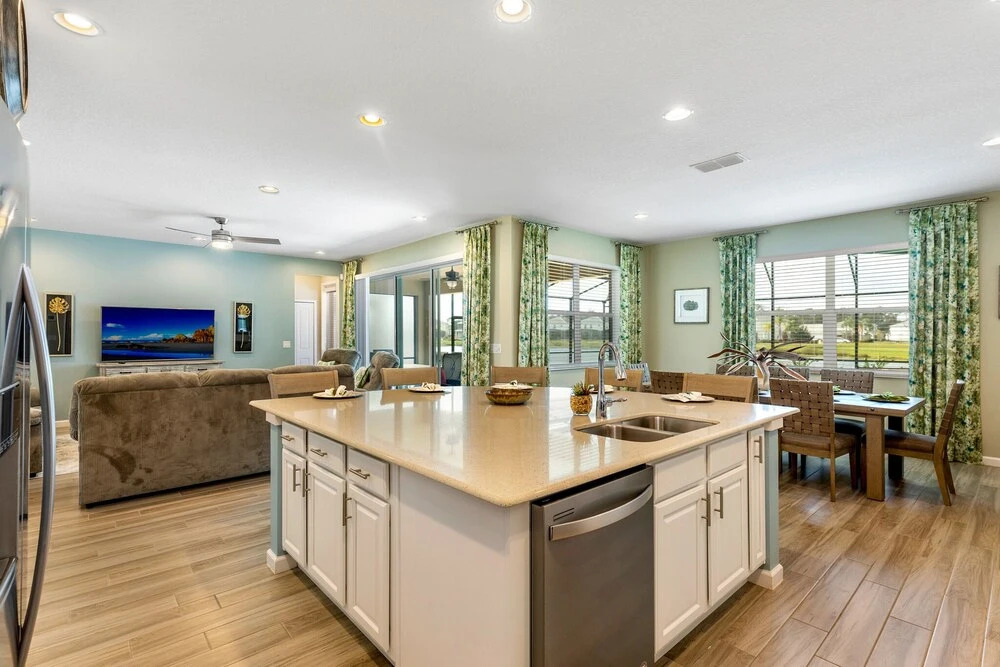 Lake Views Private Pool & Spa Games Room.. - photo 17