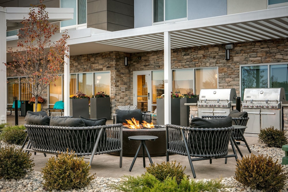 TownePlace Suites by Marriott Oconomowoc - photo 28
