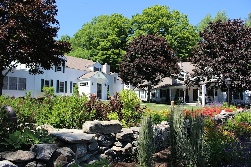 The Hermitage Inn Vermont — 4-Star Luxury Hotel in Dover, United States