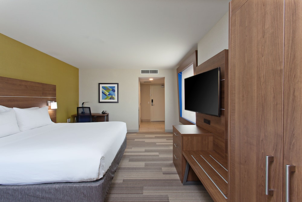 Holiday Inn Express & Suites Pasadena Los Angeles by IHG - photo 12