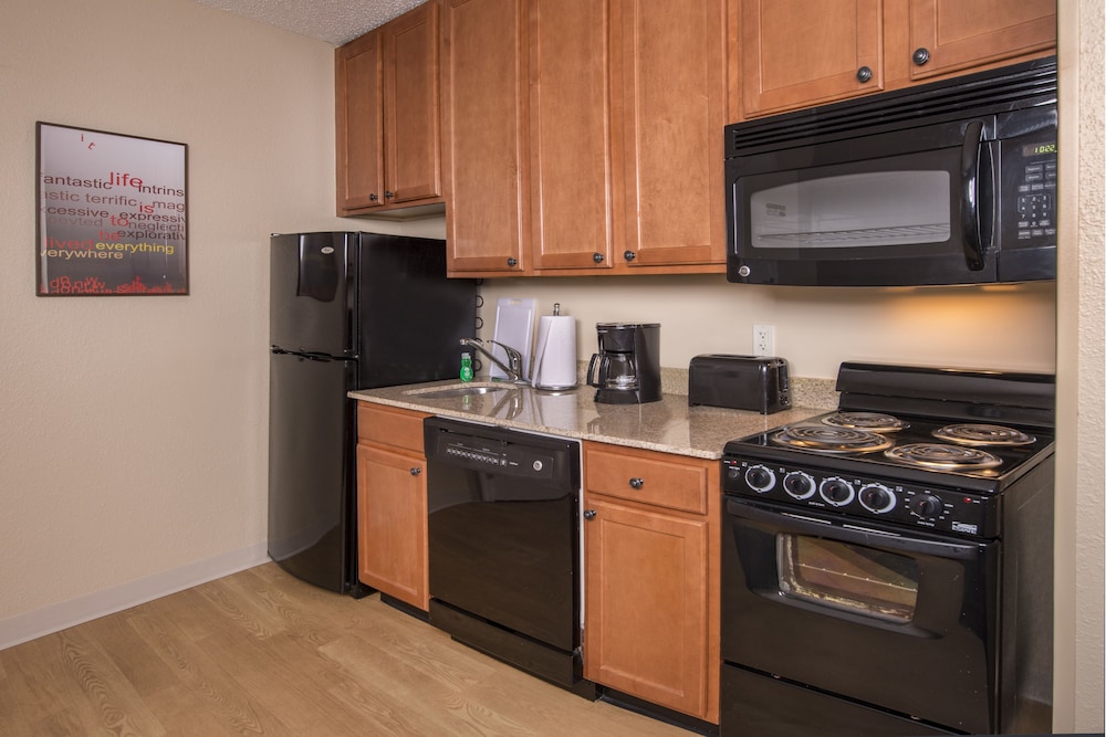Towneplace Suites by Marriott Clinton at Joint Base Andrews - photo 10