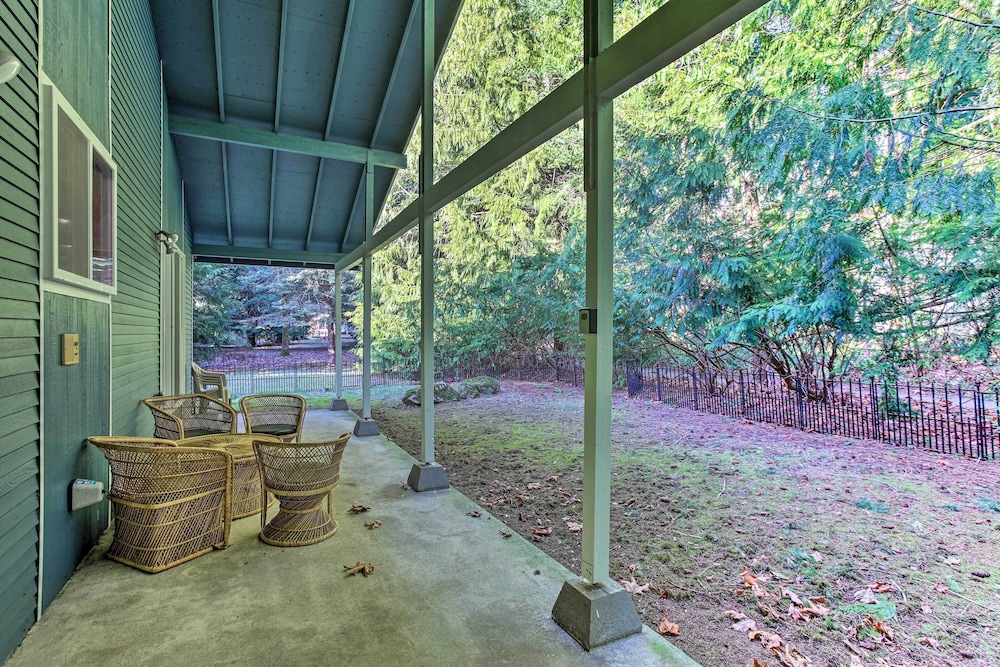 Cozy Washington Escape Near Hiking & Golfing — hotel in University Place