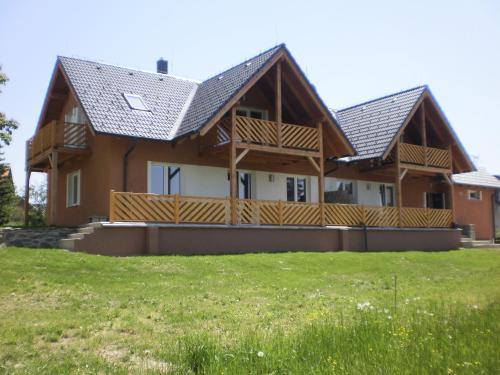 Apartmány Eva Frymburk — 4-Star Luxury Hotel in Frymburk, Czech Republic