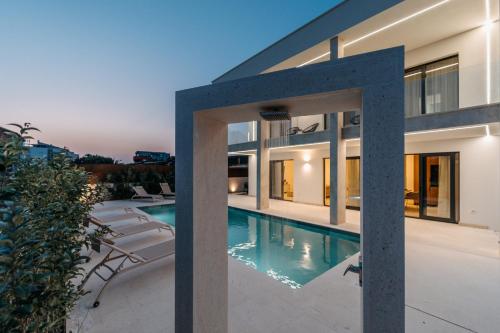 NEW 2025 Villa Nikante — 4-Star Luxury Hotel in Turanj, Croatia