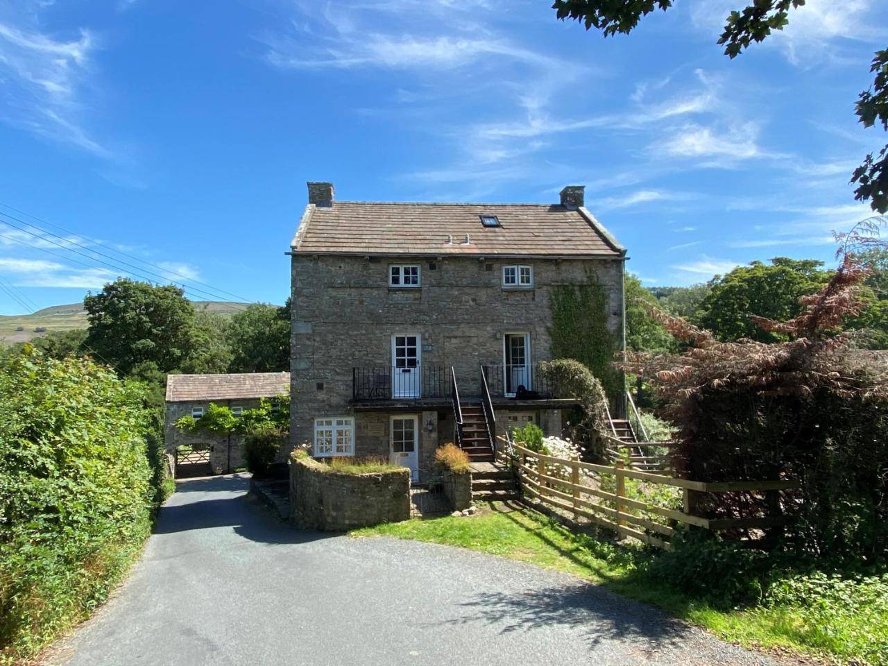 Wonderfully Scenic And Comfortable Dales Mill Property in Leyburn, United Kingdom