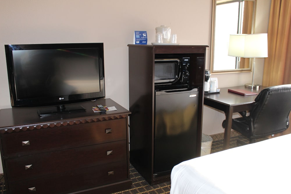 Holiday Inn Express Kansas City Liberty by IHG - photo 22