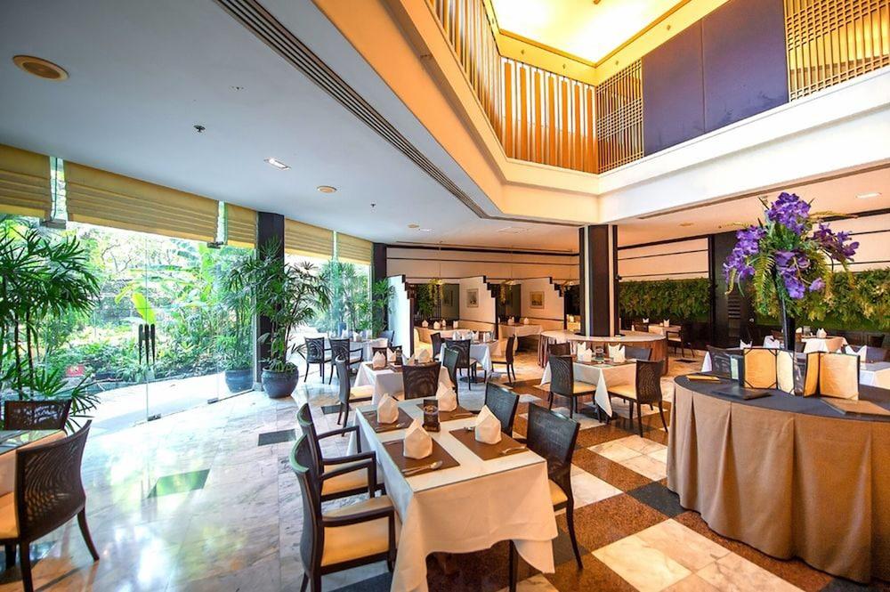 Pantip Suites