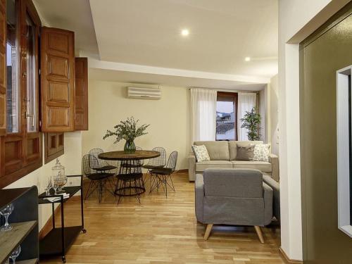 Chezmoihomes The Ultimate Luxury Duplex — 4-Star Luxury Hotel in Granada, Spain
