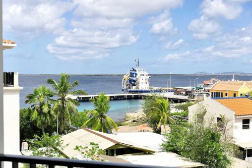 Bonaire Beach Apartment 16 with communal pool and diving facilities — 4-Star Luxury Hotel in Kralendijk, Bonaire, Sint Eustatius and Saba